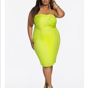 Plus Size strapless dress